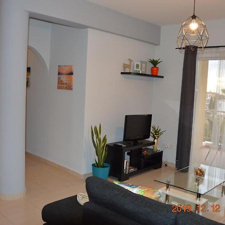 Luxury Apartment Пафос Екстериор снимка