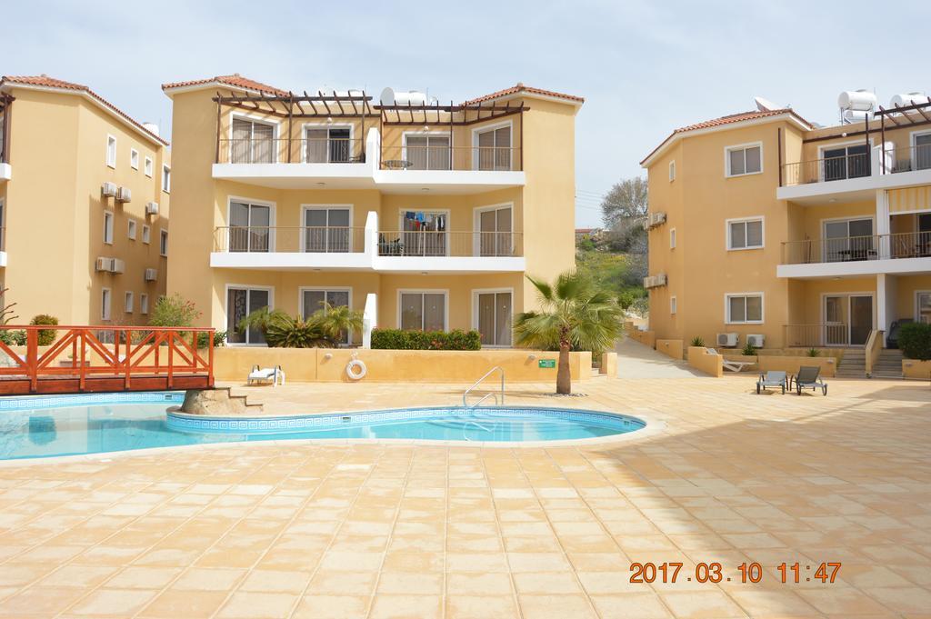 Luxury Apartment Пафос Екстериор снимка