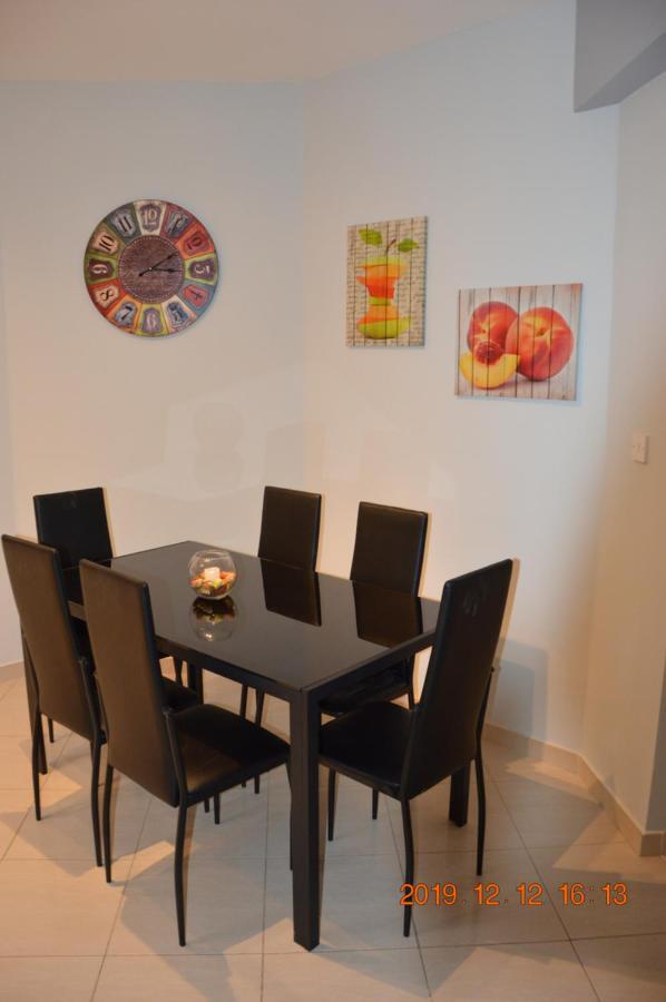 Luxury Apartment Пафос Екстериор снимка