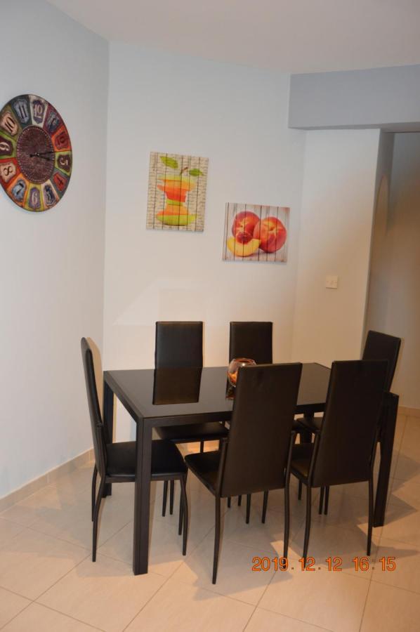 Luxury Apartment Пафос Екстериор снимка